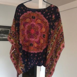 Multi-colored loose fitting blouse